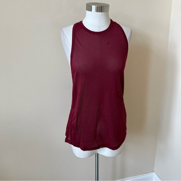 Lululemon striped mesh high neck open back sleeveless tank 13048 - Picture 4 of 10